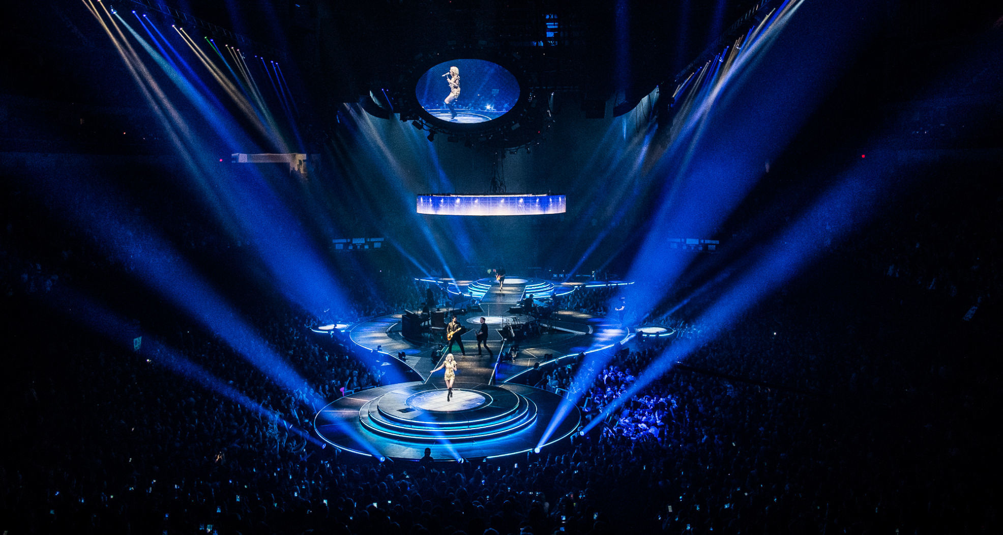 Carrie Underwood performs in Lincoln